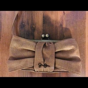 Jessica Simpson clutch